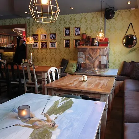 Cafe Skiers *