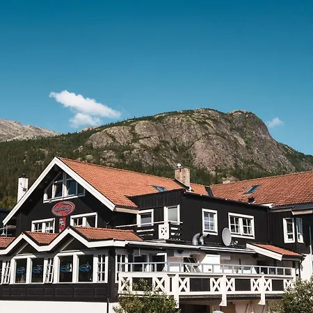 Skiers * Hemsedal
